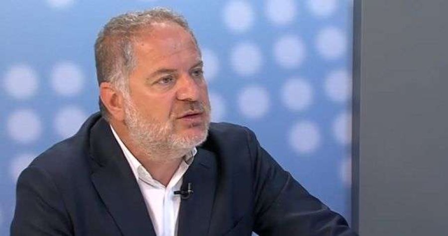 Nuk i beson kush kësaj race të poshtër politikanësh hajna që kanë vjedhur nga përmendoret e heronjve të kombit dhe dekoruan spiunin e Jovica Stanishiqit- Baton Haxhiun
