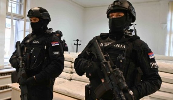 MPB serbe thotë se ka kapur drogë që u fut nga Kosova me makinën me shenja “OSBE”, 5 të arrestuar