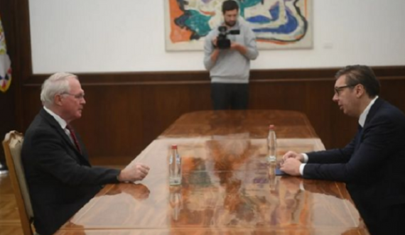 Hill në zyrën e Vuçiqit, presidenca serbe njofton çfarë u bisedua