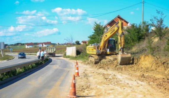 Pas disa viteve ‘rezistencë’, banorët pajtohen që t`u shpronësohet prona për zgjerimin e rrugës në Skenderaj