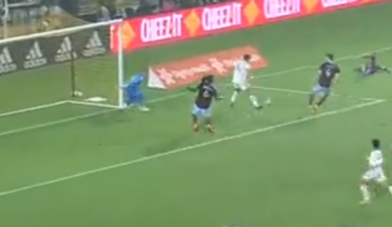 Chicharito vjen me një gol spektakolar për LA Galaxy