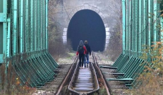 Refugjatët minorenë më të rrezikuarit në itinerarin e Ballkanit
