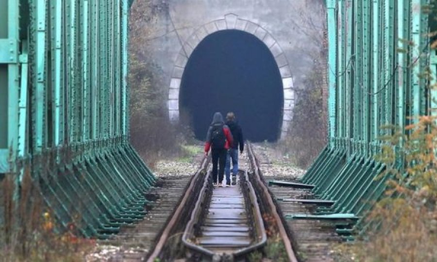 Refugjatët minorenë më të rrezikuarit në itinerarin e Ballkanit