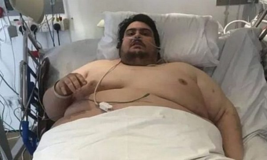 Ky është njeriu më i shëndoshë në botë, peshon 298 kg dhe pi veç pije të gazuara