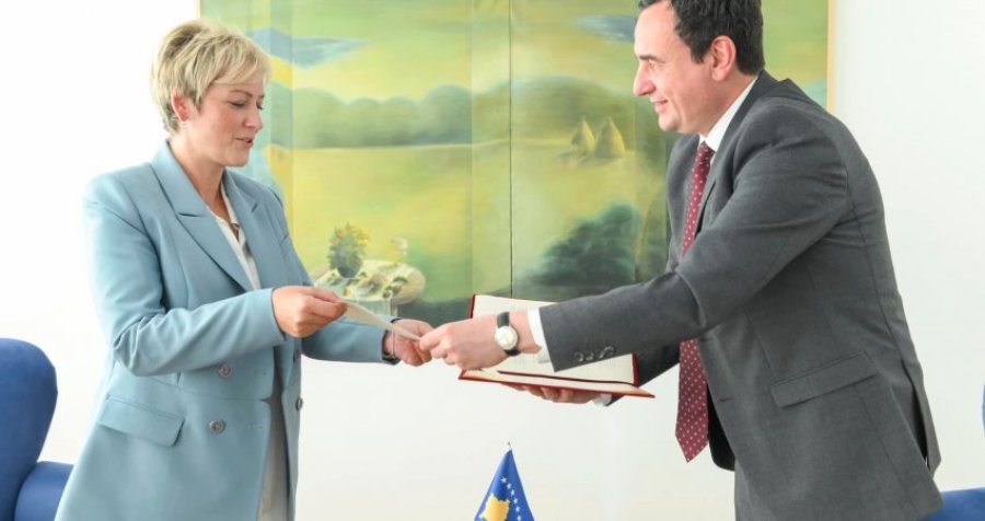 Kurti emëron Ardita Sinanin, Këshilltare Politike
