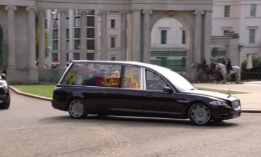 Arkivoli i Mbretëreshës përcillet në kështjellën Windsor, do të varroset pranë burrit të saj