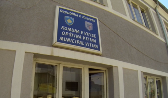 Arrestohet zyrtari i Vitisë, i mundësoi një preshevari identitet të rrejshëm në Kosovë