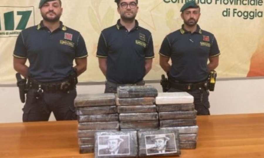 Kokainë 5 mln euro e paketuar me foton e 'Al Capones', arrestohet çifti shqiptar