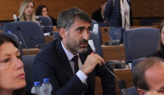 Policia bastis shtëpinë e asamblistit të Vetëvendosjes, dyshohet për disa vepra penale