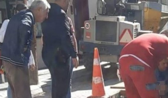 Çiklisti në Prizren bëhet për spital pasi bie në një kanal ku po punohej