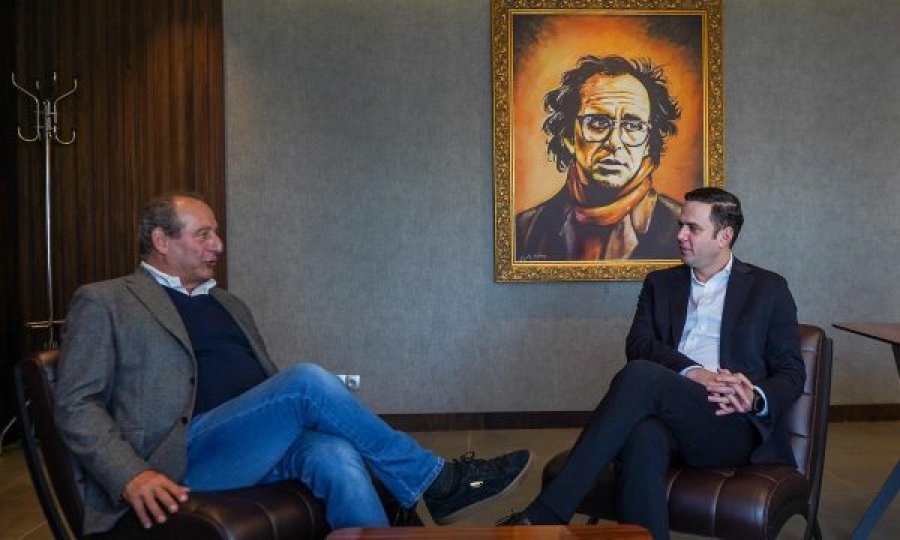 Abdixhiku takon profesorin amerikan Phillips, flasin për dialogun Kosovë-Serbi