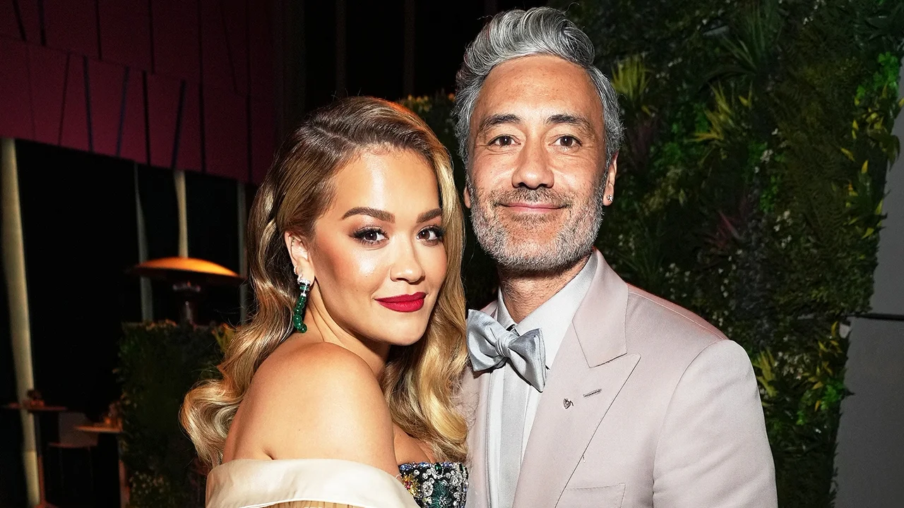 Rita Ora konfirmon martesën me Taika Waititi: Martesa 30-vjeçare e prindërve të mi më ka frymëzuar të gjej shpirtin binjak