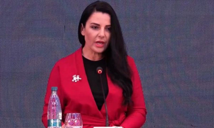 Balluku apel ndërkombëtarëve nga Kosova: Dëmet e sulmeve mund të jenë ndërkufitare