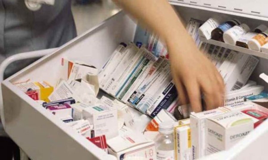 Situatë e rëndë në spitalet e vendit: Listë e gjatë e barnave në mungesë, s’ka as paracetamol e morfinë
