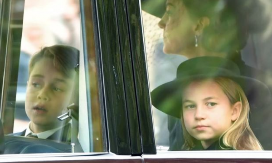 Gjesti i Princeshës Charlotte në funeralin e Mbretëreshës Elizabeth bën xhiron e rrjetit