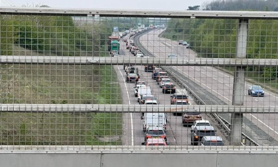 Shqiptari vdes pasi ra nga ura, detaje nga hetimet: I druhej refuzimit të vizës