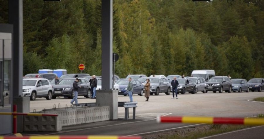 Radhë të gjata për të hyrë në Finlandë nga Rusia