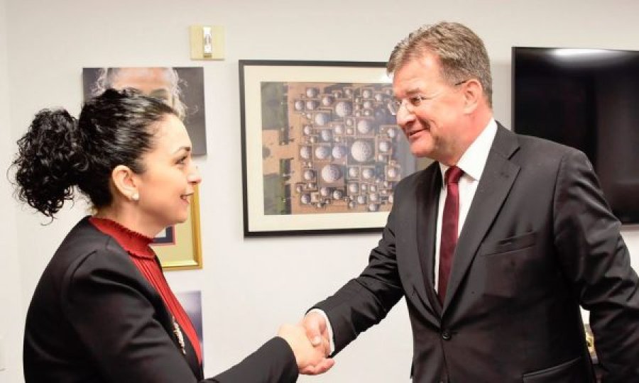 Lajçak jep detaje nga takimi që pati me Vjosa Osmanin: Folëm për dialogun me Serbinë