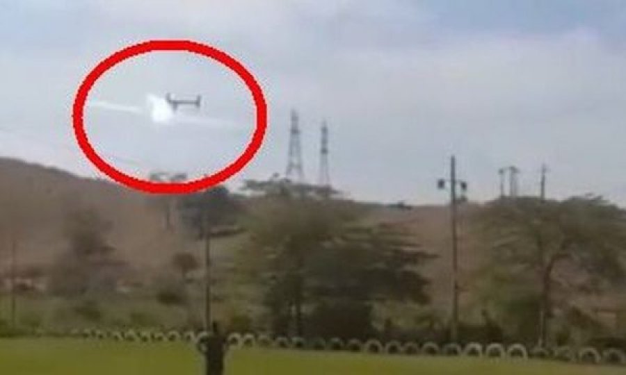 Helikopteri përplaset me kabllot elektrike
