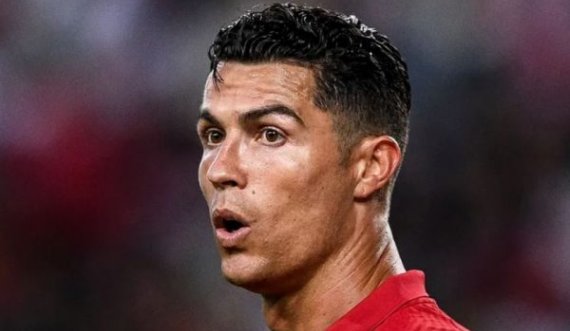 “Si mund të bëjë gjumë Ronaldo natën?”