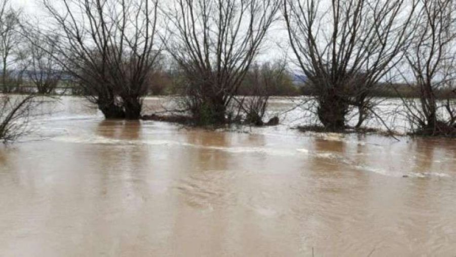 Paralajmërohen vërshime në disa komuna të Dukagjinit