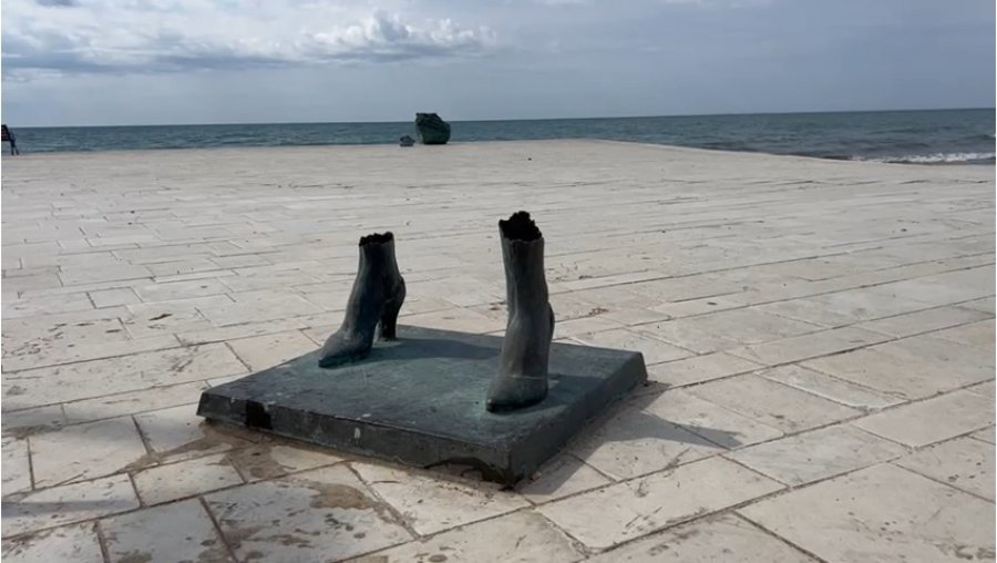  ‘Zhduket’ Tina Turner në Durrës, i ngelin veç këpucët