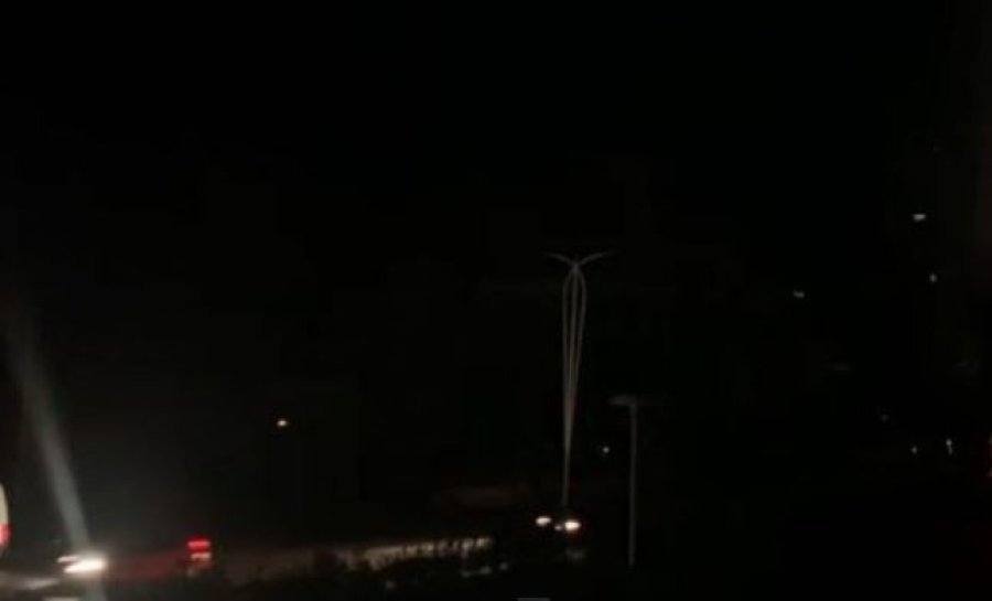Ndalet energjia elektrike, qyteti në errësirë