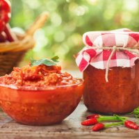 Receta e Pepës: Ajvar i shtëpisë me speca të pjekur