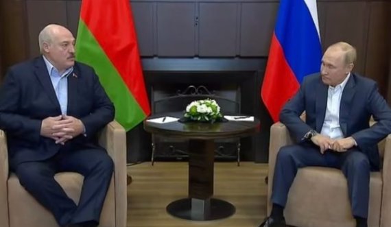 Lukashenko: Putin nuk po e shtyn Bjellorusinë që të hyjë në luftë