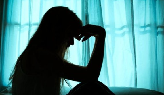 46-vjeçari përdhunon vajzën e bashkëshortes, teksa e shoqja po lindte fëmijën e tij në spital