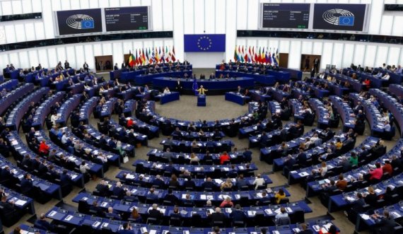 Draft-raporti i PE-së: Sa më shpejt të përmbyllet liberalizimi i vizave për Kosovën