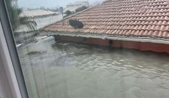 Uragani shkatërrues godet Floridan, uji mbulon shtëpitë