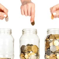 Mësoni 3 mënyra për të kursyer shumë para edhe nëse jeni shpërdorues