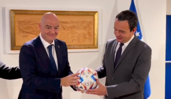 Në takim me presidentin e FIFA-s, Kurti tallet me opozitën