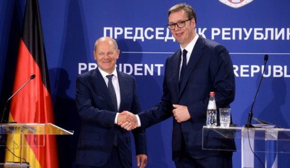 Vuçiq takon emisarin gjerman, flasin për dialogun me Kosovën