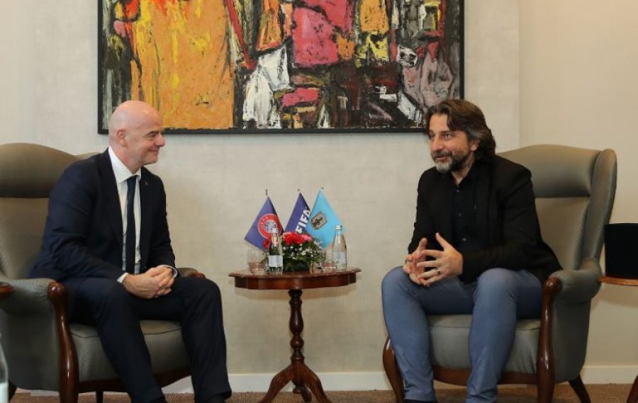 Infantino pritet nga Rama, ky ia dhuron Çelsin e Qytetit