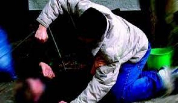 Prishtinë: Arrestohen tre persona, bëhen “llom” në mes veti duke u rrahur me mjete të forta