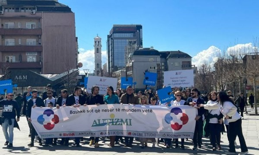 Me rastin e 'Ditës Botërore të Autizmit' u mbajt një marsh në Prishtinë