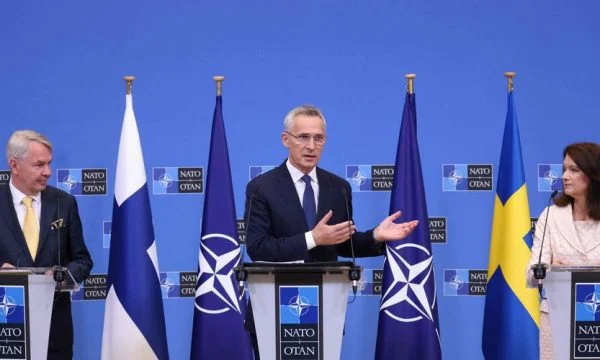 E konfirmon Stoltenberg, Finlanda nesër bëhet zyrtarisht anëtare e NATO-s
