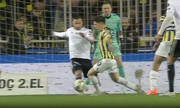 Penallti qesharake  në derbin “e çmendur” turk Fenerbahçe – Besiktas