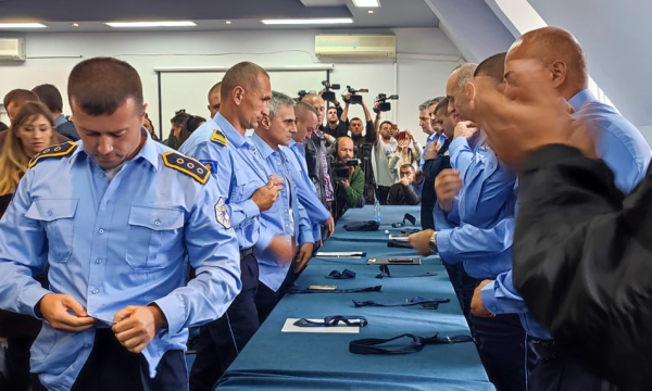 Shpallen rezultatet e verifikimit të së kaluarës për zyrtarët policorë që do t’i zëvendësojnë policët e dorëhequr në veri