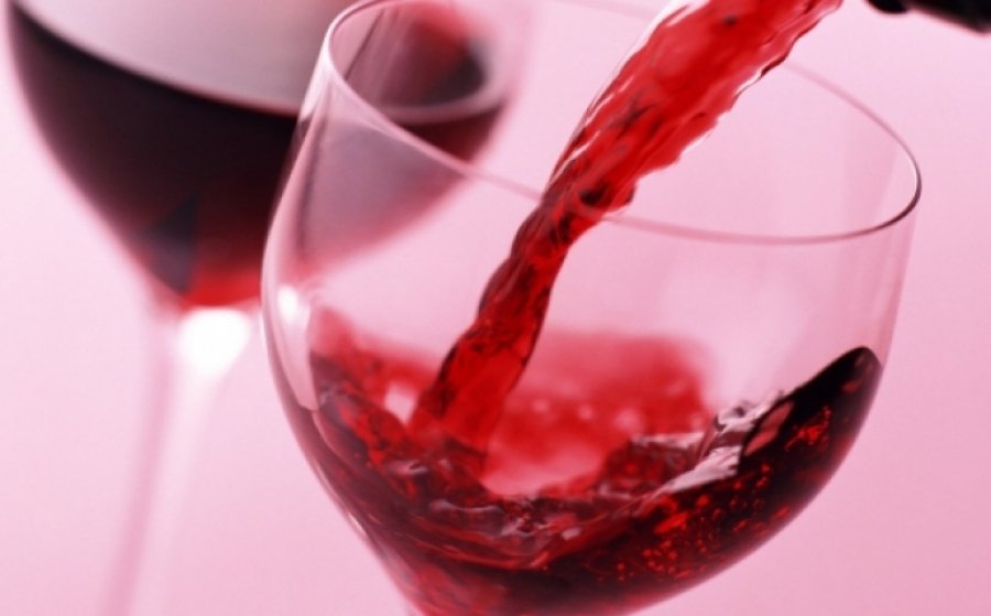 Cila është më e mira për shëndetin: Vera e kuqe apo e bardhë?