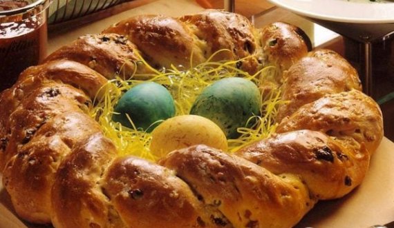 Ja si të gatuani hap pas hapi bukën e Pashkës