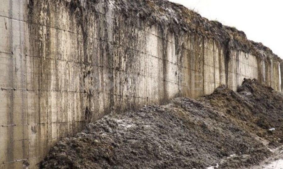 Rrëshqet dheu në lagjen “Veternik”