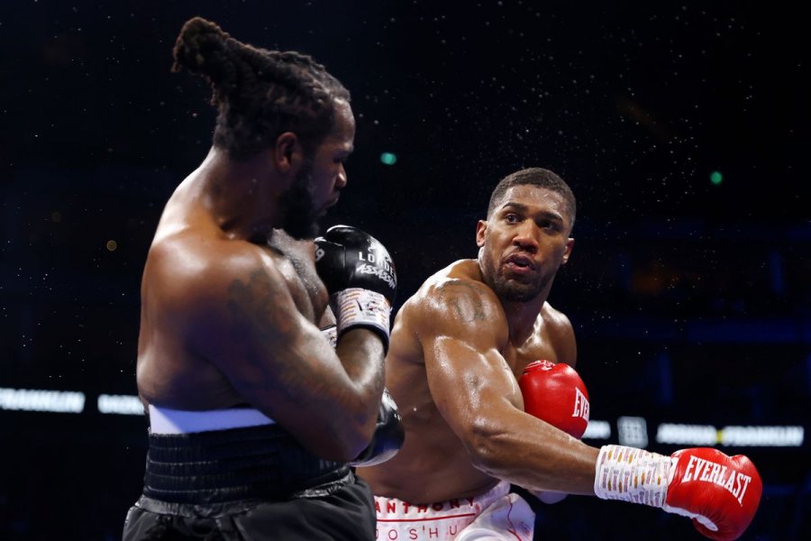 Anthony Joshua  i befason  fansat e tij për duelin e  radhës