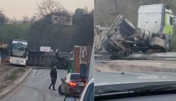 Përmbyset automjeti i tonazhit të rëndëm, bllokohet qarkullimi