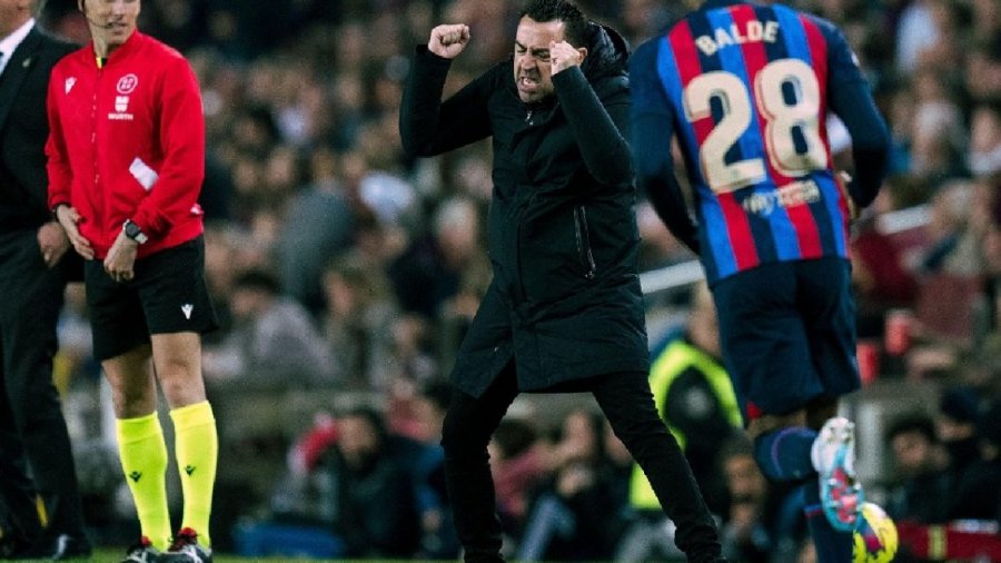 Barcelona i ofron kontratë të re Xavit deri ne vitin 2026