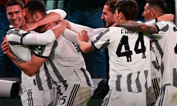 Juventusi  mezi  fiton në çerekfinalen e parë ndaj Sportingut
