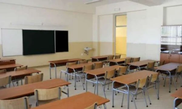  I shqiptohet 1 mijë e 500 euro gjobë  ish-drejtorit të Arsimit në Skënderaj, pranoi se punësoi mësimdhënësin pa konkurs
