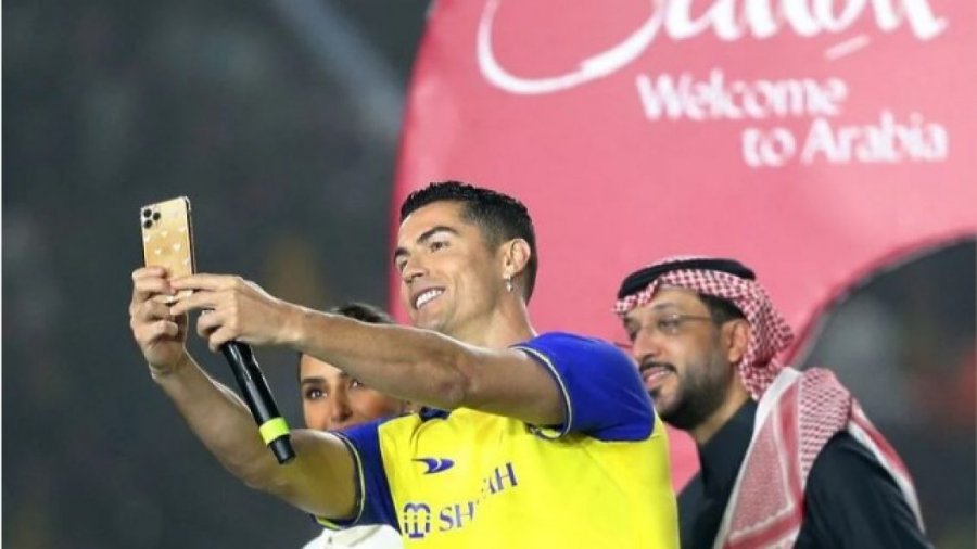 Al-Nassr po rendit fitoret në Arabinë Saudite, Ronaldo përgëzon ekipin